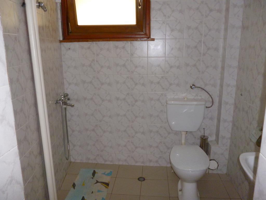 ホテル コンフォート ヴェリコ・タルノヴォ 部屋 写真